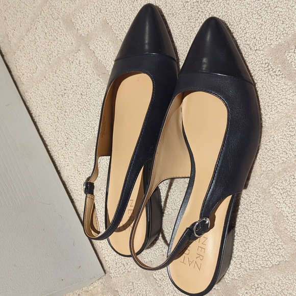 Naturalizer Dark Blue Slingback Heels - Picture 1 of 3